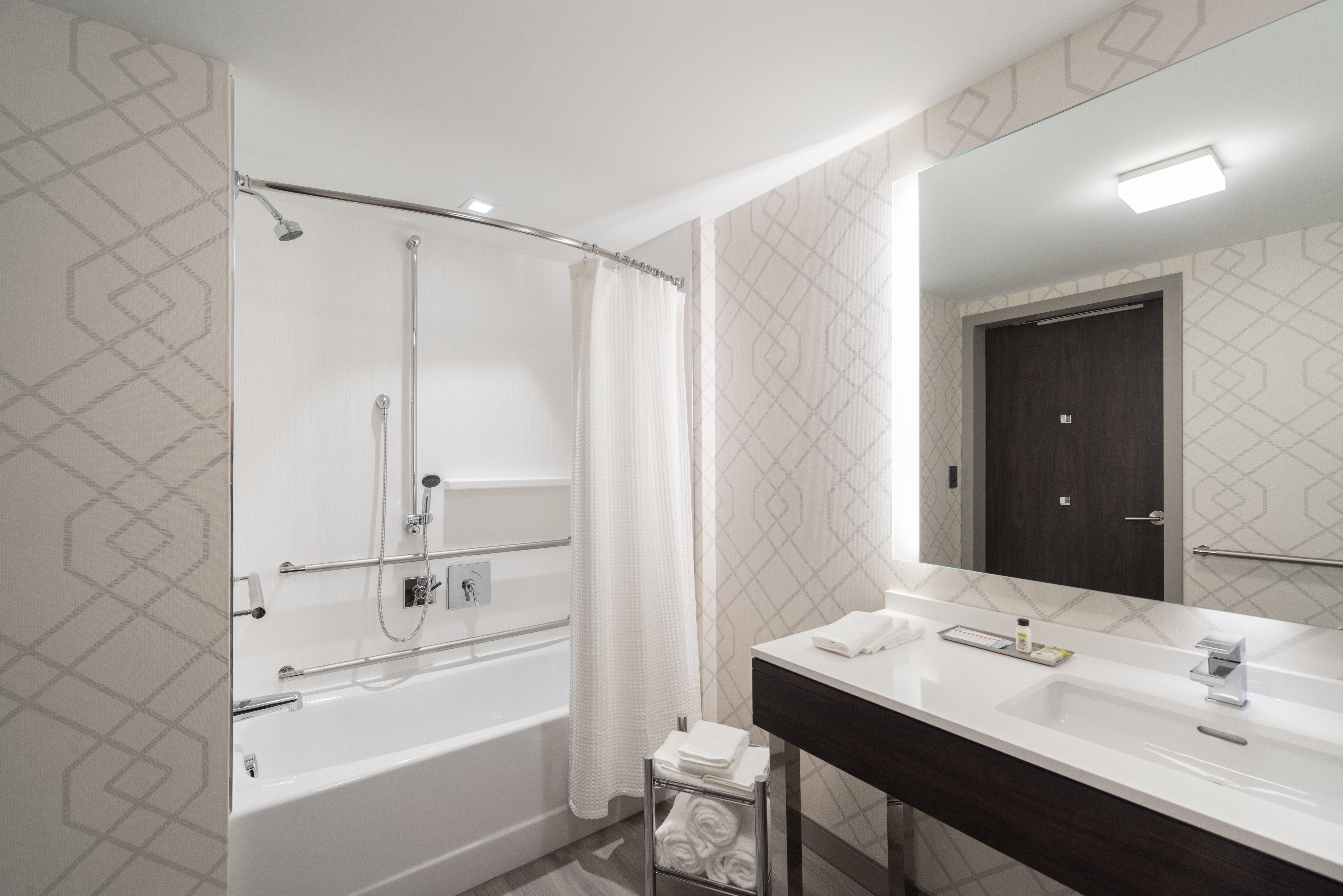 Holiday Inn Boston Logan Airport - Chelsea By Ihg Buitenkant foto